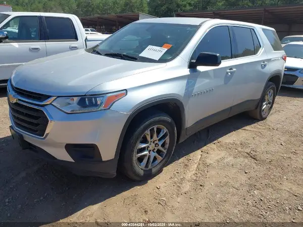 1GNERLKW3JJ220816 2018 CHEVROLET TRAVERSE - Image 2