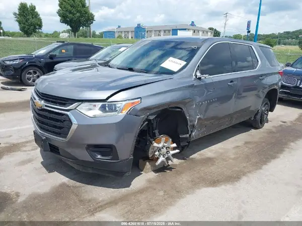 1GNERLKW4JJ228133 2018 CHEVROLET TRAVERSE - Image 2