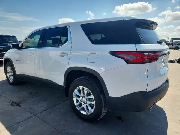 1GNERLKW6PJ239496 2023 CHEVROLET TRAVERSE - Image 2