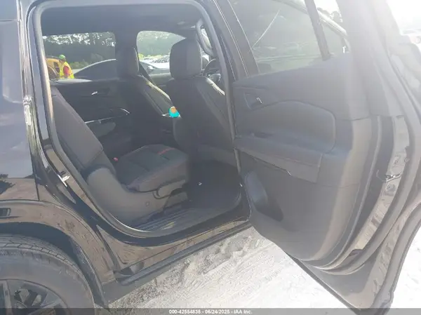 1GNERLRS6SJ211094 2025 CHEVROLET TRAVERSE - Image 8