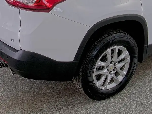 1GNERMKW3LJ170248 2020 CHEVROLET TRAVERSE - Image 2