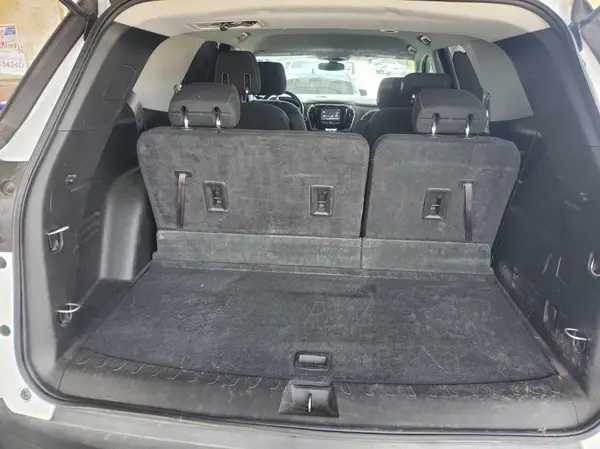 1GNERMKW4JJ237677 2018 CHEVROLET TRAVERSE - Image 1