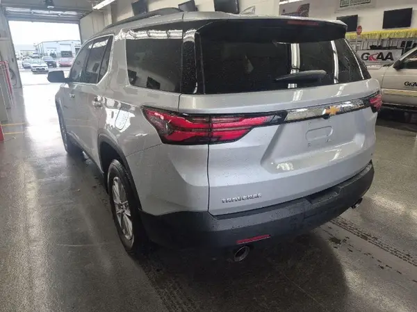 1GNERMKW4NJ121918 2022 CHEVROLET TRAVERSE - Image 2