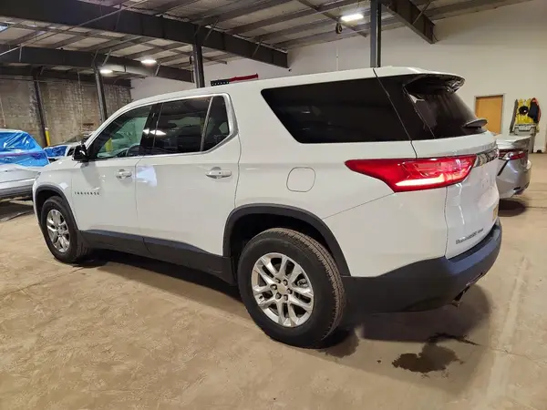 1GNEVFKW0JJ106012 2018 CHEVROLET TRAVERSE - Image 2