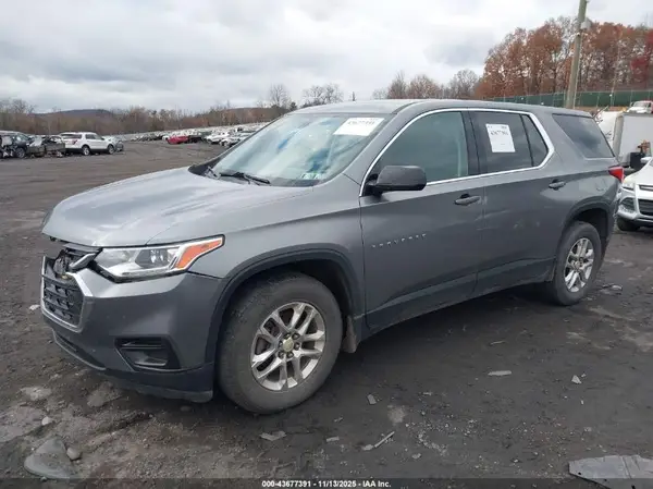 1GNEVFKW0JJ185102 2018 CHEVROLET TRAVERSE - Image 2