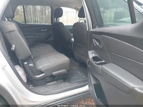 1GNEVFKW0JJ253740 2018 CHEVROLET TRAVERSE - Image 8