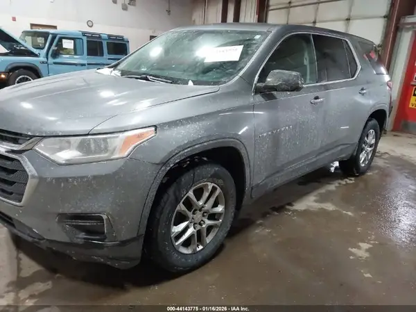 1GNEVFKW0LJ142706 2020 CHEVROLET TRAVERSE - Image 2
