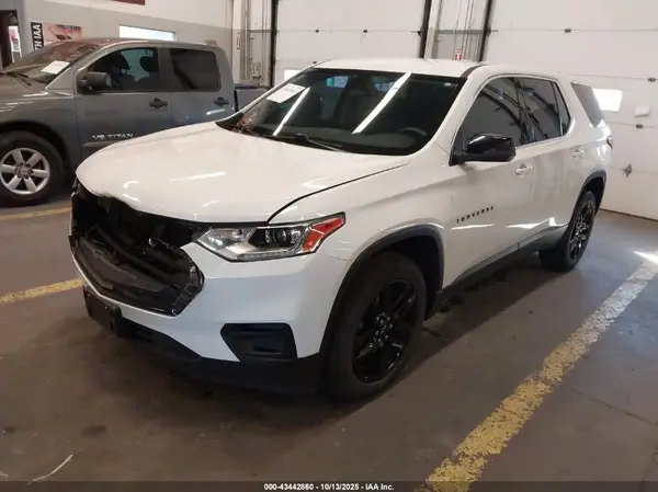 1GNEVFKW0MJ243973 2021 CHEVROLET TRAVERSE - Image 2