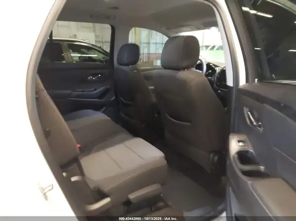 1GNEVFKW0MJ243973 2021 CHEVROLET TRAVERSE - Image 8