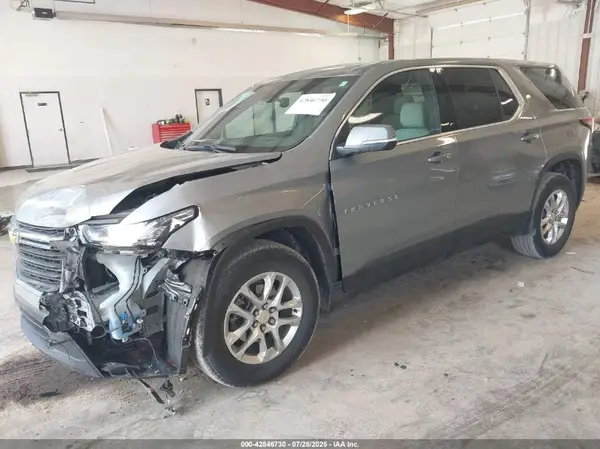 1GNEVFKW0PJ225137 2023 CHEVROLET TRAVERSE - Image 2