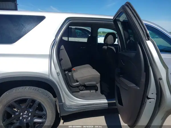 1GNEVFKW1KJ243882 2019 CHEVROLET TRAVERSE - Image 8