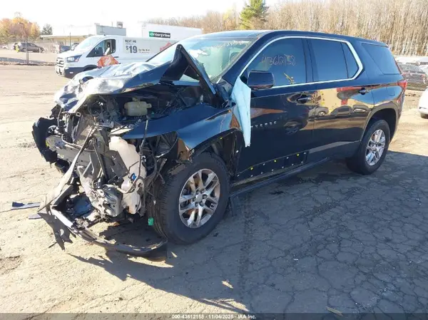 1GNEVFKW2JJ152215 2018 CHEVROLET TRAVERSE - Image 2