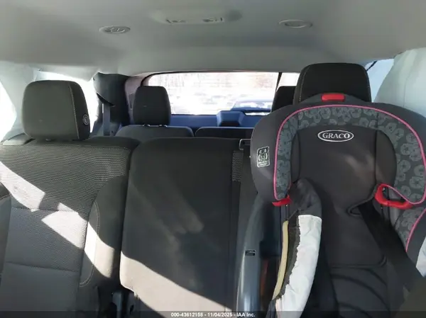 1GNEVFKW2JJ152215 2018 CHEVROLET TRAVERSE - Image 8