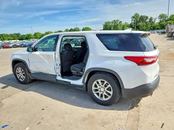 1GNEVFKW2JJ201638 2018 CHEVROLET TRAVERSE - Image 2