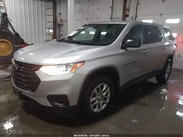 1GNEVFKW2JJ258051 2018 CHEVROLET TRAVERSE - Image 2