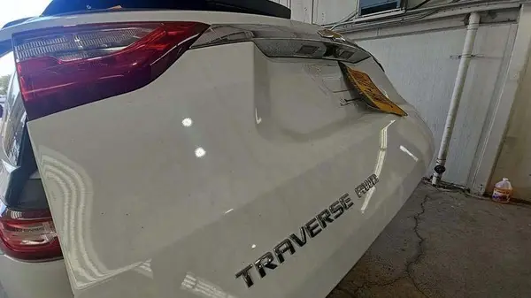 1GNEVFKW2KJ170649 2019 CHEVROLET TRAVERSE - Image 2