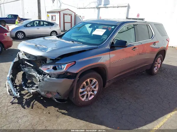 1GNEVFKW2LJ302682 2020 CHEVROLET TRAVERSE - Image 2