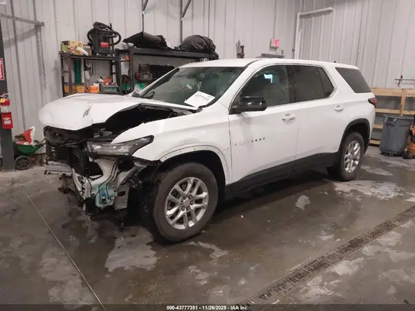 1GNEVFKW2NJ117678 2022 CHEVROLET TRAVERSE - Image 2