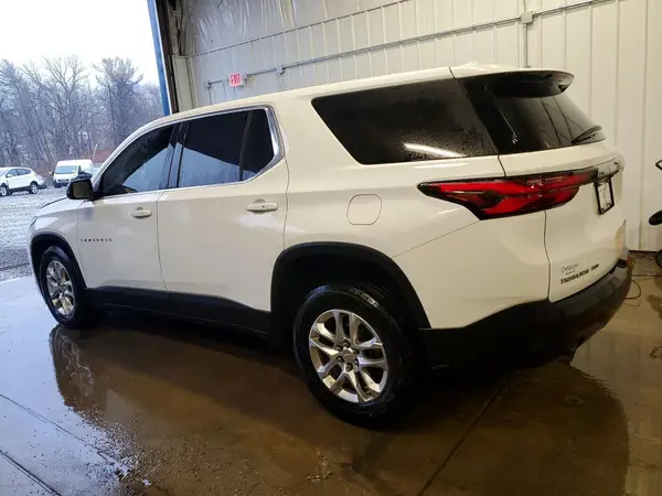 1GNEVFKW2PJ268474 2023 CHEVROLET TRAVERSE - Image 2