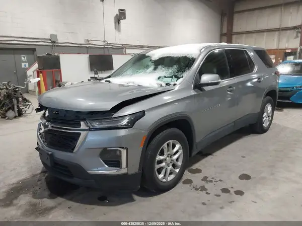 1GNEVFKW2PJ329757 2023 CHEVROLET TRAVERSE - Image 2