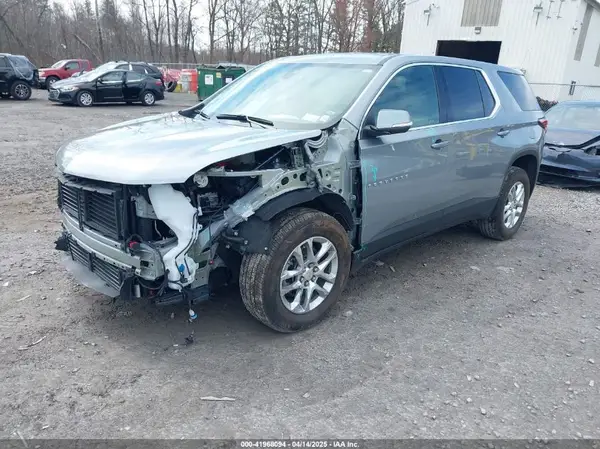 1GNEVFKW2PJ332531 2023 CHEVROLET TRAVERSE - Image 2