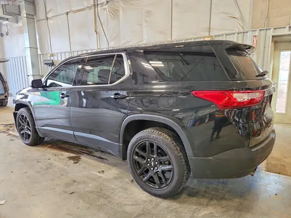 1GNEVFKW3JJ226015 2018 CHEVROLET TRAVERSE - Image 2