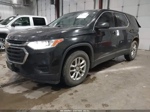1GNEVFKW3KJ198282 2019 CHEVROLET TRAVERSE - Image 2