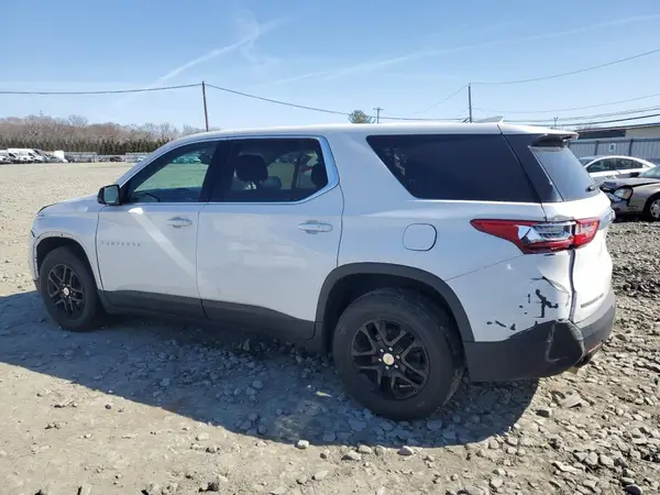 1GNEVFKW3KJ251580 2019 CHEVROLET TRAVERSE - Image 2