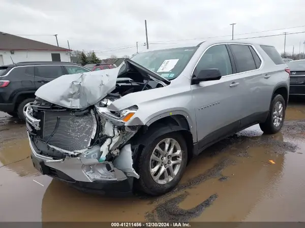 1GNEVFKW3LJ302044 2020 CHEVROLET TRAVERSE - Image 2