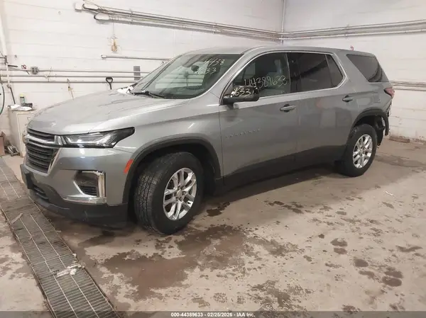 1GNEVFKW3PJ232700 2023 CHEVROLET TRAVERSE - Image 2