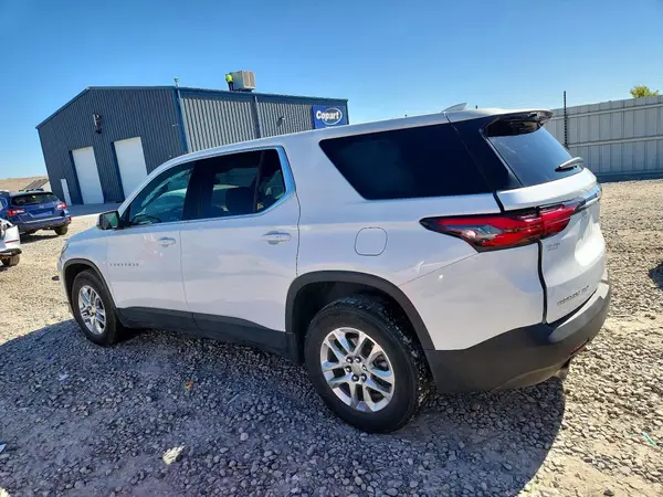 1GNEVFKW3PJ255247 2023 CHEVROLET TRAVERSE - Image 2