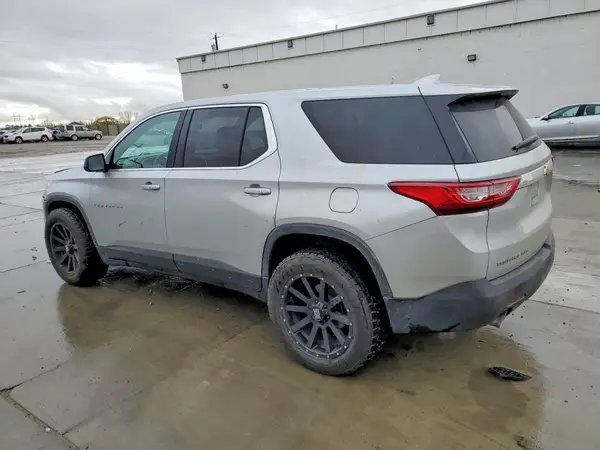 1GNEVFKW4JJ239081 2018 CHEVROLET TRAVERSE - Image 2