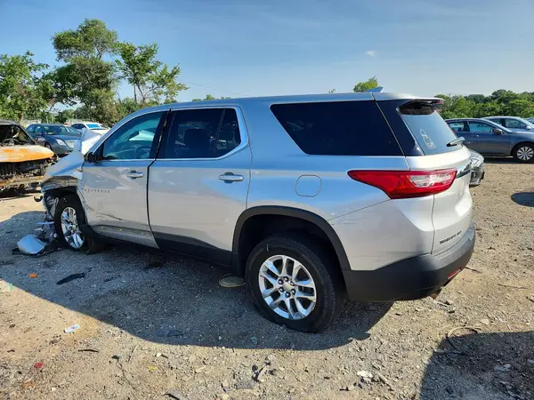 1GNEVFKW4JJ272596 2018 CHEVROLET TRAVERSE - Image 2