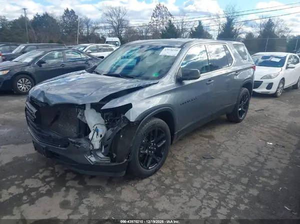 1GNEVFKW4MJ243376 2021 CHEVROLET TRAVERSE - Image 2