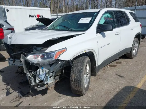 1GNEVFKW5JJ211662 2018 CHEVROLET TRAVERSE - Image 2