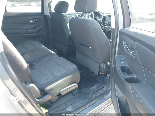 1GNEVFKW5JJ258125 2018 CHEVROLET TRAVERSE - Image 8
