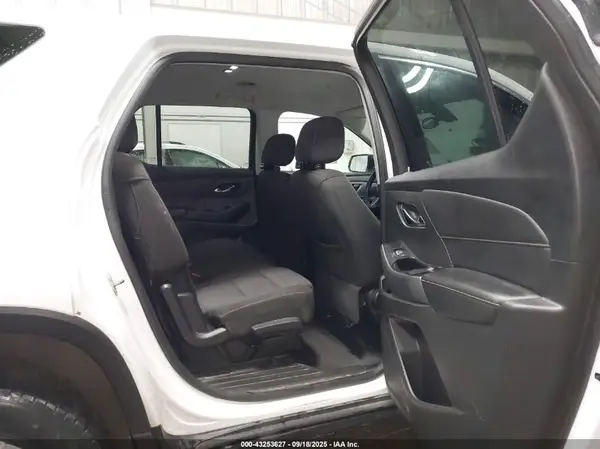 1GNEVFKW7JJ232142 2018 CHEVROLET TRAVERSE - Image 8