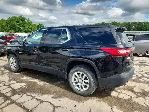 1GNEVFKW7JJ234277 2018 CHEVROLET TRAVERSE - Image 2