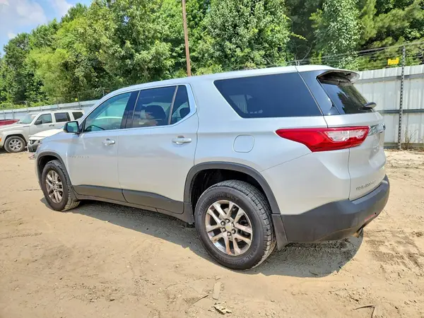 1GNEVFKW7LJ241572 2020 CHEVROLET TRAVERSE - Image 2
