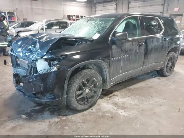 1GNEVFKW7LJ258162 2020 CHEVROLET TRAVERSE - Image 2