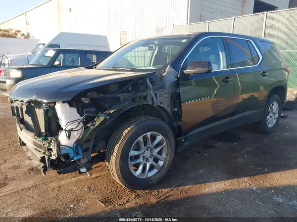 1GNEVFKW7MJ147676 2021 CHEVROLET TRAVERSE - Image 2
