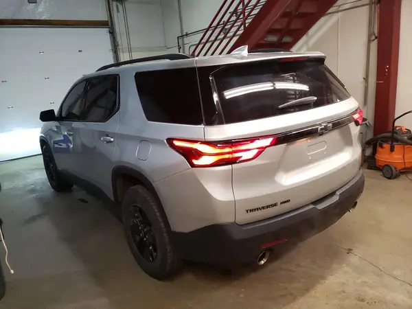 1GNEVFKW7NJ147470 2022 CHEVROLET TRAVERSE - Image 2