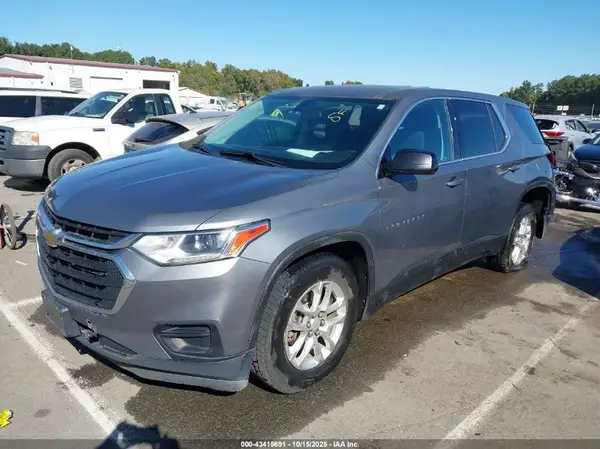 1GNEVFKW8JJ156107 2018 CHEVROLET TRAVERSE - Image 2