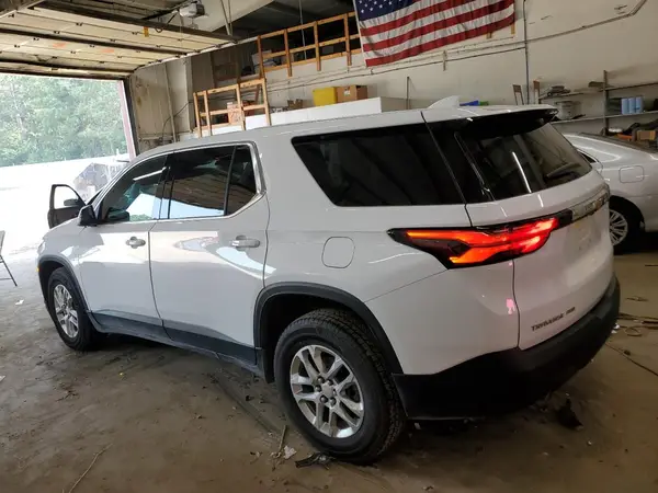 1GNEVFKW8NJ168683 2022 CHEVROLET TRAVERSE - Image 2