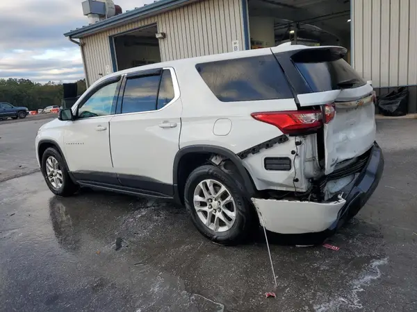 1GNEVFKW9JJ197832 2018 CHEVROLET TRAVERSE - Image 2
