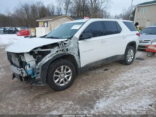1GNEVFKW9LJ260205 2020 CHEVROLET TRAVERSE - Image 2