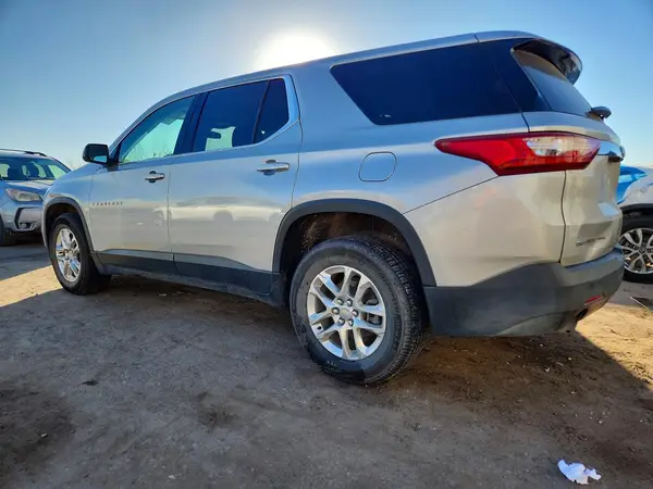 1GNEVFKW9MJ243440 2021 CHEVROLET TRAVERSE - Image 2