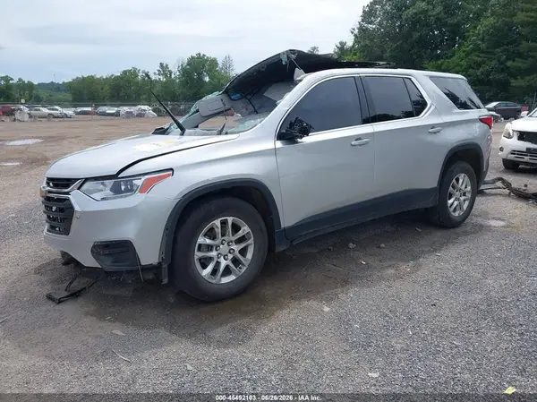 1GNEVFKWXJJ268276 2018 CHEVROLET TRAVERSE - Image 2