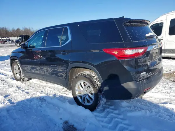 1GNEVFKWXJJ275762 2018 CHEVROLET TRAVERSE - Image 2