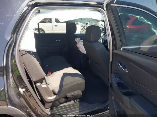 1GNEVFKWXMJ225612 2021 CHEVROLET TRAVERSE - Image 8